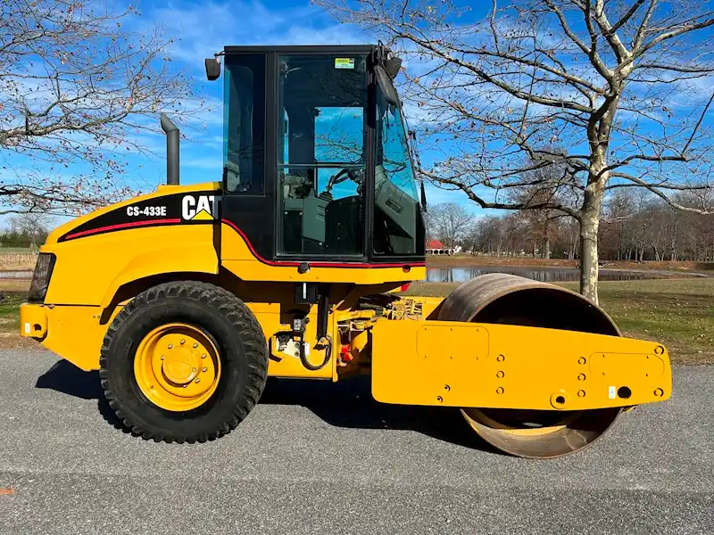 2004 Caterpillar CS-433E for sale $54,000 | Machinery Marketplace ...