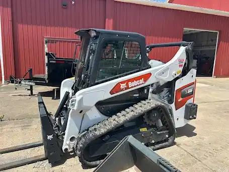  Bobcat T66 - Bobcat Skid Steers - mdl-bobcat-skid-steers-t66-26d4c04c-1.jpeg