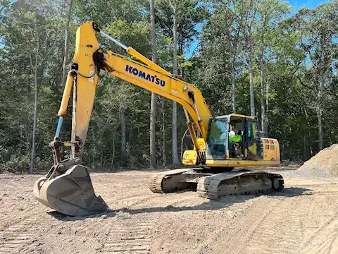  Komatsu PC240LC-10 Excavator - Komatsu Excavators - mdl-komatsu-excavators-pc240lc-10-excavator-cd9e19ec-2.JPG