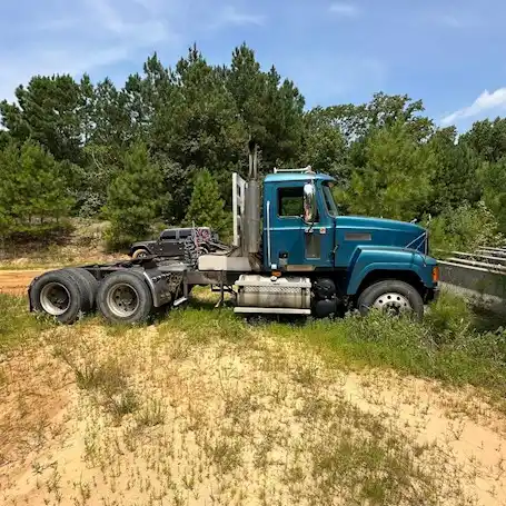  Mack CH613 Road Tractor - Mack Freight Trucks - mdl-mack-freight-trucks-ch613-road-tractor-0cfb8219-1.jpg