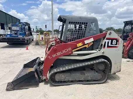  Takeuchi TL8 Skid Steer - Takeuchi Skid Steers - mdl-takeuchi-skid-steers-tl8-skid-steer-1e8fe463-1.jpg