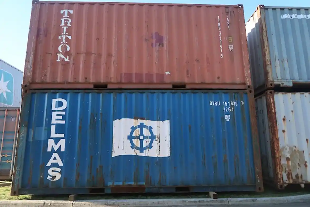 20-foot Shipping Containers 20'