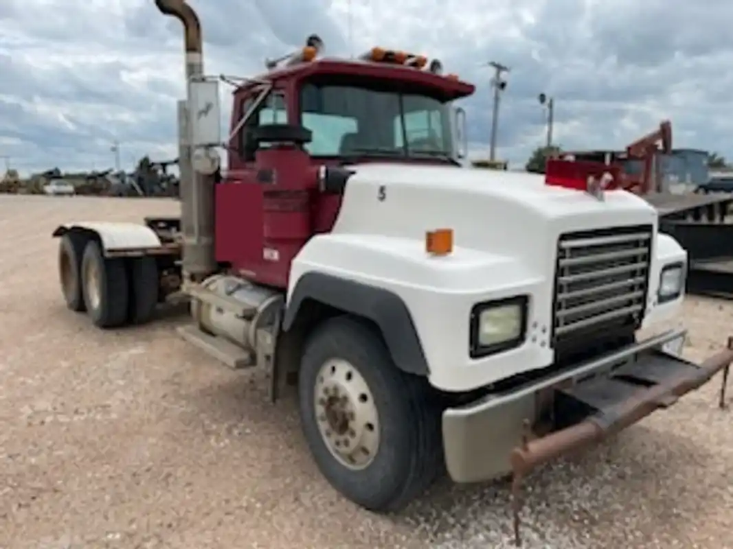 2004 Mack CH613 Road Tractor