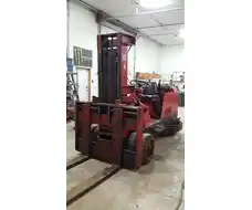 Towmotor LT90 Forklift