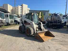 Bobcat Skid Steers at Machinery Marketplace - mdl-bobcat-skid-steers-a300-skid-steer-loader-6feb6d71-1.jpg