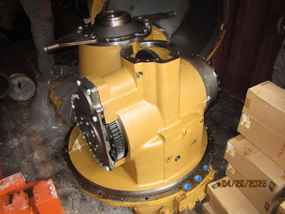 Caterpillar Bulldozers at Machinery Marketplace - mdl-caterpillar-bulldozers-20r-6134-transmission-74a74a0b-1.JPG