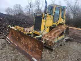Caterpillar Bulldozers at Machinery Marketplace - mdl-caterpillar-bulldozers-d4h-lgp-07ead0a6-6.jpg