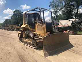 Caterpillar Bulldozers at Machinery Marketplace - mdl-caterpillar-bulldozers-d5m-07a37863-1.jpeg