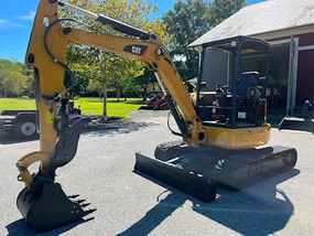 Caterpillar Excavators at Machinery Marketplace - mdl-caterpillar-excavators-304e2-cr-505b8a4f-1.jpg