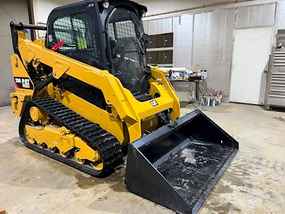 Caterpillar Skid Steers at Machinery Marketplace - mdl-caterpillar-skid-steers-259d-c1a2d86e-1.JPG