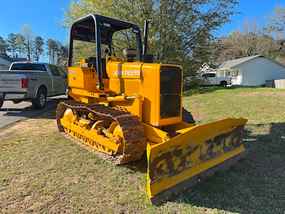 DEERE Bulldozers at Machinery Marketplace - mdl-deere-bulldozers-450d-340e275c-1.jpg