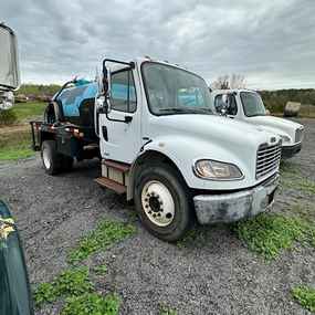 Freightliner Other Trucks & Trailers at Machinery Marketplace - mdl-freightliner-other-trucks-trailers-mm106042s-c8f22b19-1.jpg
