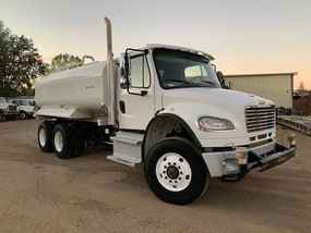 Freightliner Water Trucks at Machinery Marketplace - mdl-freightliner-water-trucks-m2106-7f23e075-1.jpg