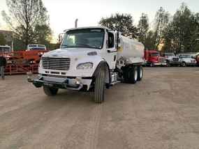 Freightliner Water Trucks at Machinery Marketplace - mdl-freightliner-water-trucks-m2106-cd67c67d-1.jpg