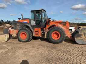 Hitachi Loaders at Machinery Marketplace - mdl-hitachi-loaders-zw220-wheel-loader-7d0a670d-1.jpg