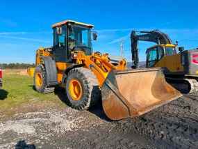 Hyundai Loaders at Machinery Marketplace - mdl-hyundai-loaders-hl740tm-9a-289eb4e8-1.jpg