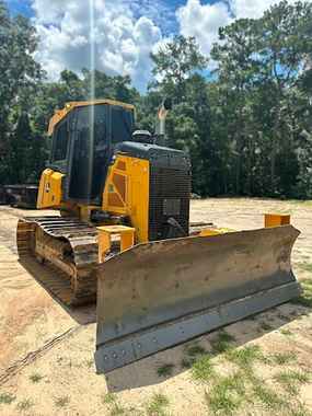 John Deere Bulldozers at Machinery Marketplace - mdl-john-deere-bulldozers-650k-dozer-5f56a66d-1.JPEG