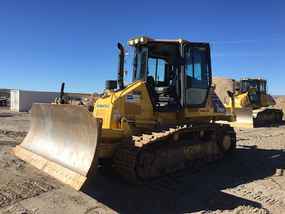 Komatsu Bulldozers at Machinery Marketplace - mdl-komatsu-bulldozers-d51ex-22-298e3226-2.JPG