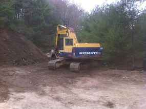 Komatsu Excavators at Machinery Marketplace - mdl-komatsu-excavators-pc200lc-3-cff94c7a-1.jpg