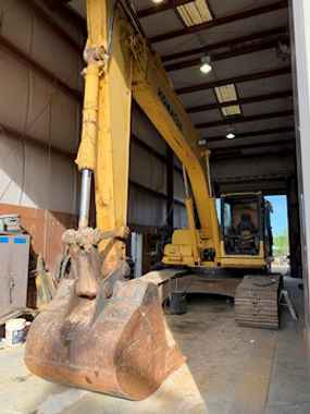 Komatsu Excavators at Machinery Marketplace - mdl-komatsu-excavators-pc220lc-7l-excavator-b6a42282-2.jpg