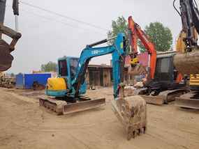 Kubota Excavators at Machinery Marketplace - mdl-kubota-excavators-155-3-242e4e7f-2.jpg
