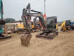 Volvo Excavators at Machinery Marketplace - mdl-volvo-excavators-ec60-52bc99bb-1.jpg