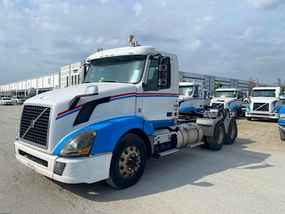 Volvo Other Trucks & Trailers at Machinery Marketplace - mdl-volvo-other-trucks-trailers-vnl-road-tractor-6x4-multiple-units-for-sale-c47e89b9-1.jpeg