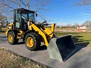 2017 Caterpillar 908M - Caterpillar Loaders