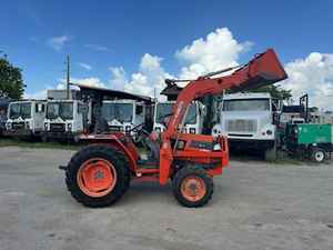 2012 Kubota L3010 Tractor with Loader Backhoe - Kubota Tractors