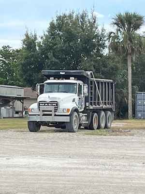 2005 Mack Granite Tri Axle Dump Truck - Mack Dump Trucks