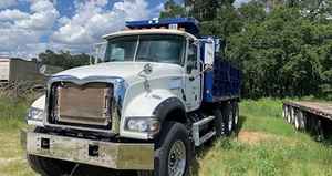 2011 Mack GU713 - Mack Dump Trucks