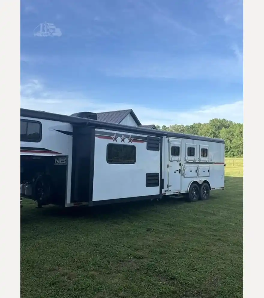 2022 Bison Ranger Living Quarters Horse Trailer - Bison Trailers - bison-trailers-ranger-living-quarters-horse-trailer-cb62dc1e-1.jpg