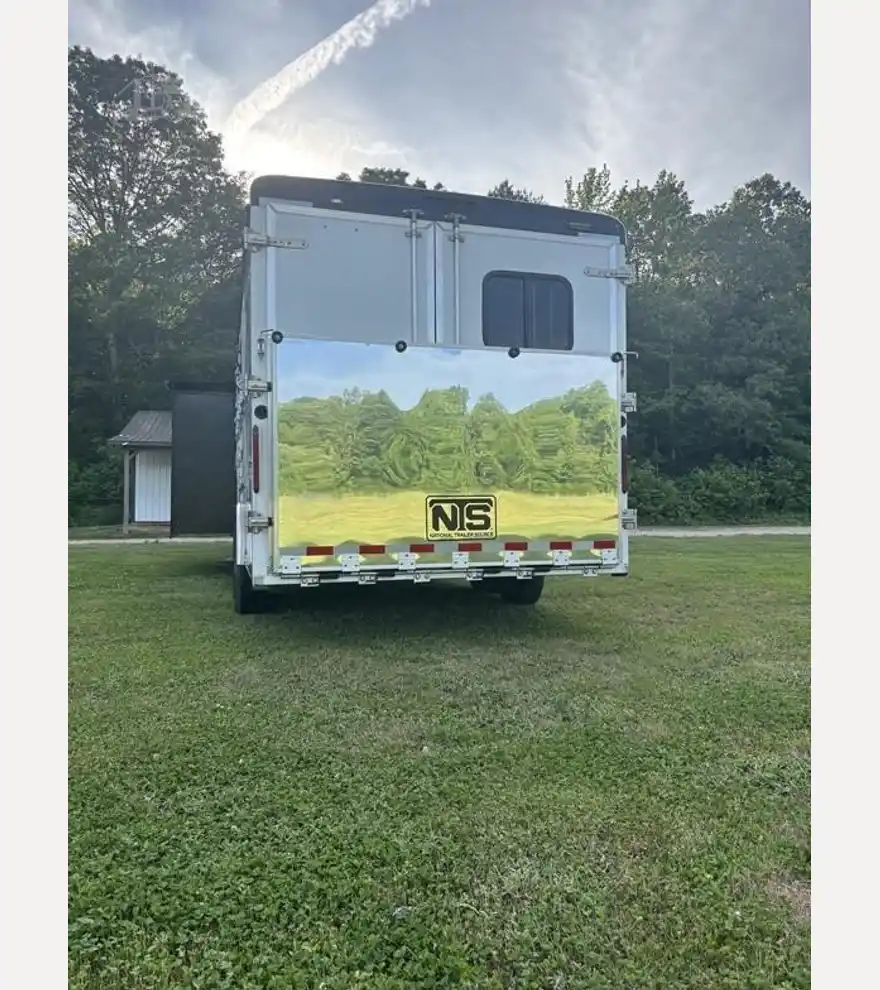 2022 Bison Ranger Living Quarters Horse Trailer - Bison Trailers - bison-trailers-ranger-living-quarters-horse-trailer-cb62dc1e-3.jpg