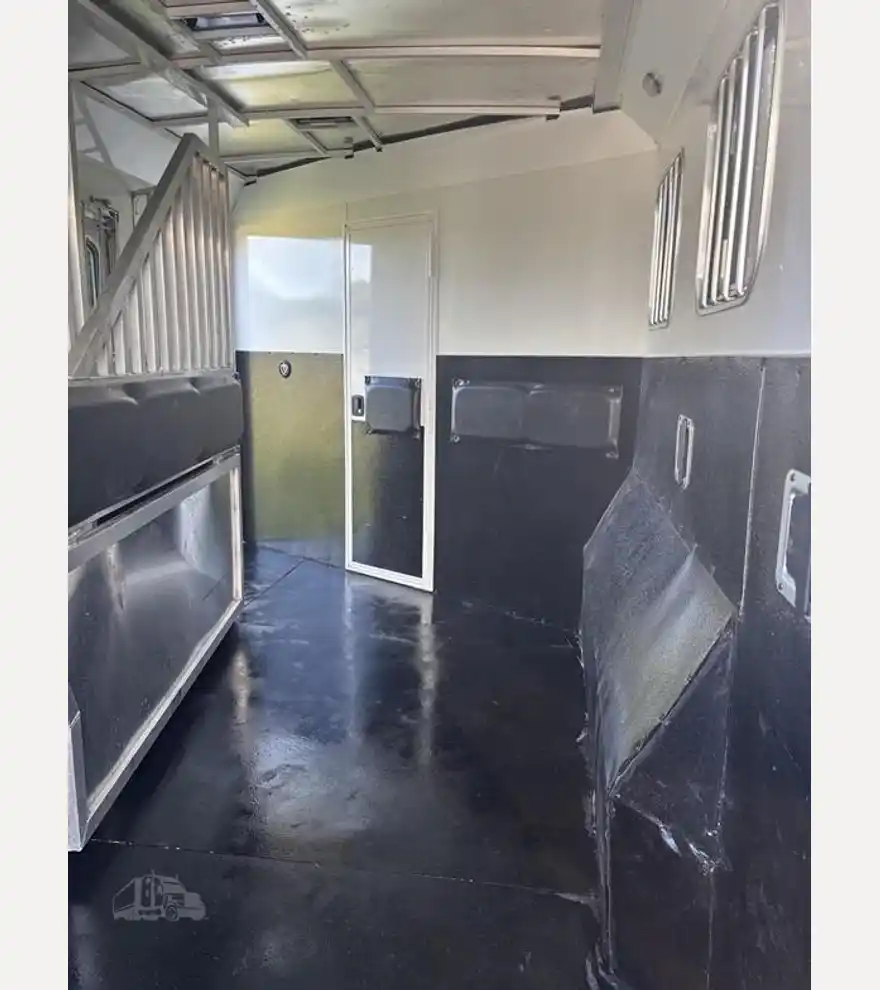 2022 Bison Ranger Living Quarters Horse Trailer - Bison Trailers - bison-trailers-ranger-living-quarters-horse-trailer-cb62dc1e-8.jpg