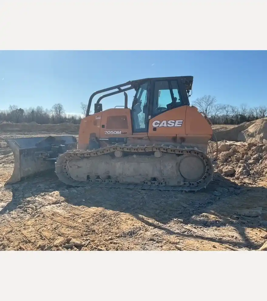 2020 CASE 2050M LGP Dozer - CASE Bulldozers - case-bulldozers-2050m-lgp-dozer-2e19c542-1.jpg