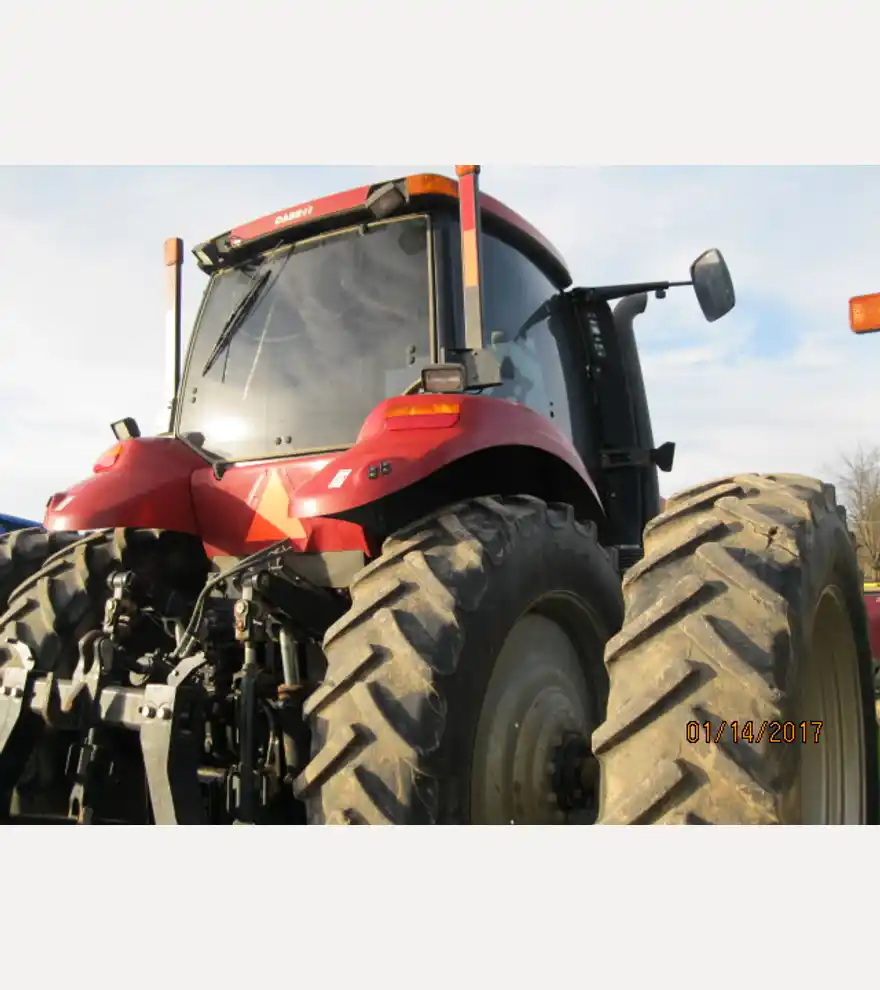 2014 CASE IH Magnum 260 - CASE IH Tractors - case-ih-tractors-magnum-260-ee328e04-5.JPG