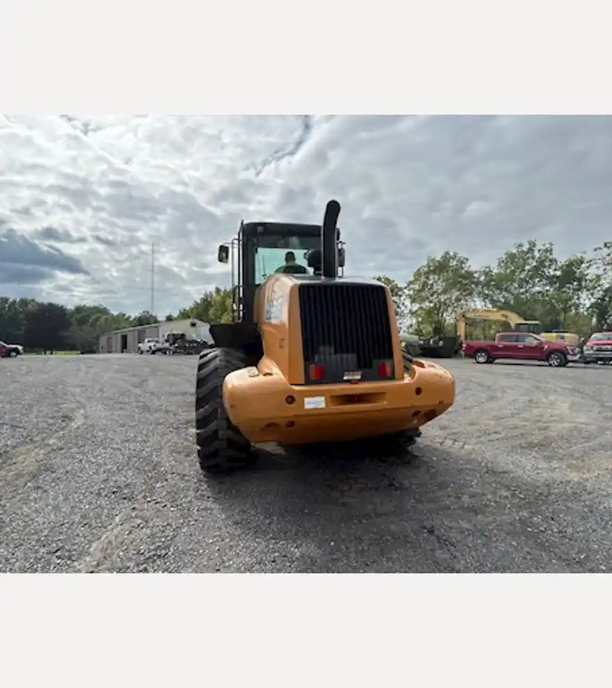 2012 CASE 821F - CASE Loaders - case-loaders-821f-94a964d8-2.jpg