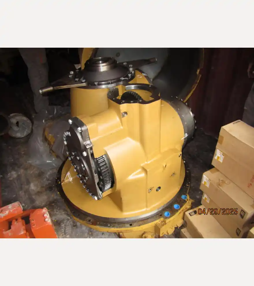  Caterpillar 20R-6134 Transmission - Caterpillar Bulldozers - caterpillar-bulldozers-20r-6134-transmission-74a74a0b-1.JPG