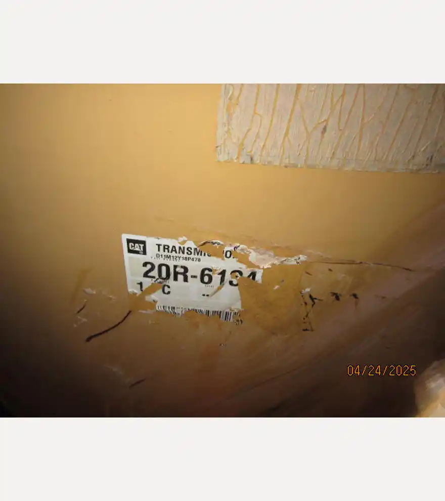  Caterpillar 20R-6134 Transmission - Caterpillar Bulldozers - caterpillar-bulldozers-20r-6134-transmission-74a74a0b-2.JPG
