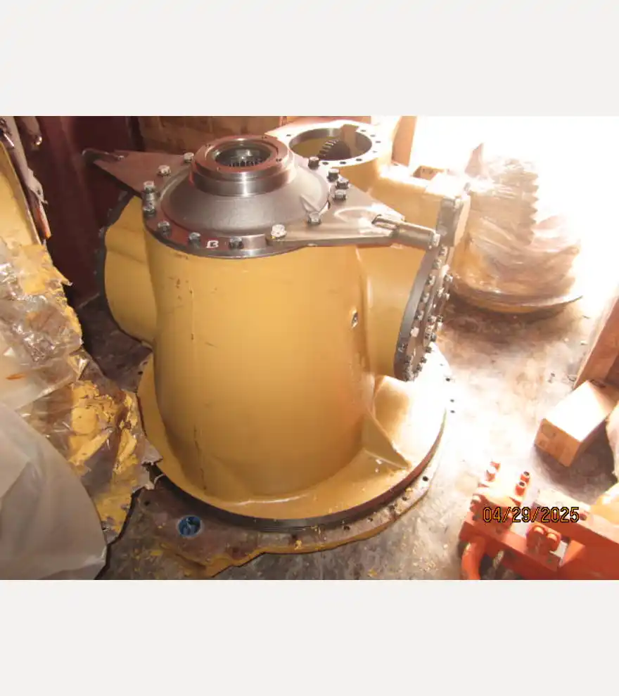  Caterpillar 20R-6134 Transmission - Caterpillar Bulldozers - caterpillar-bulldozers-20r-6134-transmission-74a74a0b-4.JPG