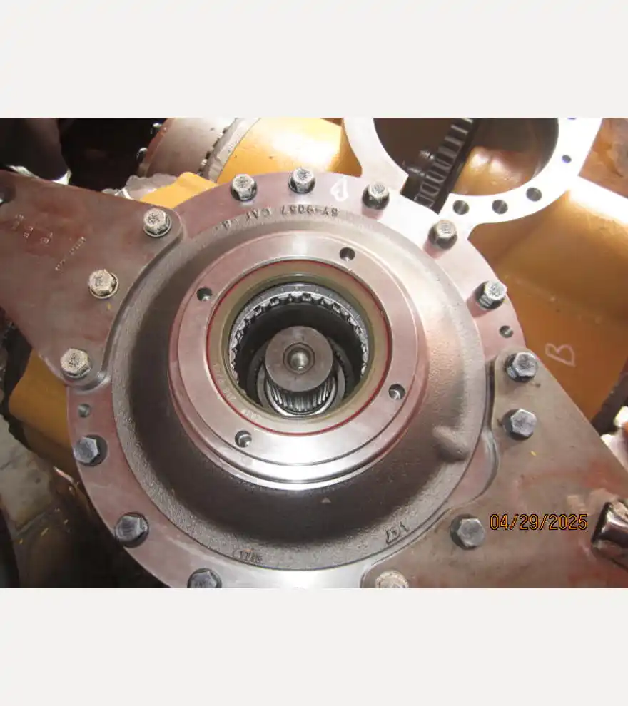  Caterpillar 20R-6134 Transmission - Caterpillar Bulldozers - caterpillar-bulldozers-20r-6134-transmission-74a74a0b-6.JPG