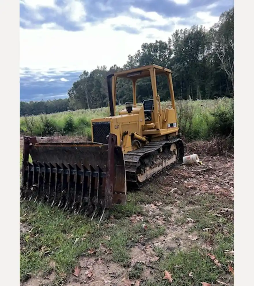 1984 Caterpillar D3B Dozer - Caterpillar Bulldozers - caterpillar-bulldozers-d3b-dozer-348520d5-2.jpg
