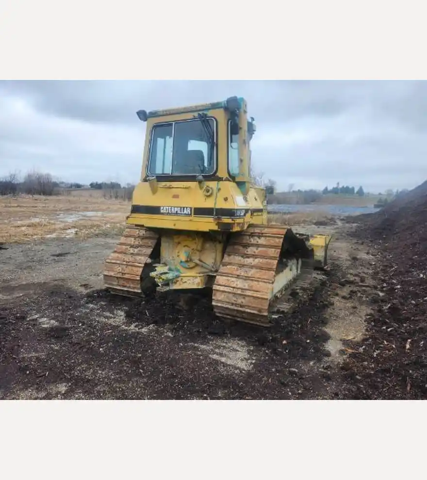 2002 Caterpillar D4H LGP - Caterpillar Bulldozers - caterpillar-bulldozers-d4h-lgp-07ead0a6-1.jpg