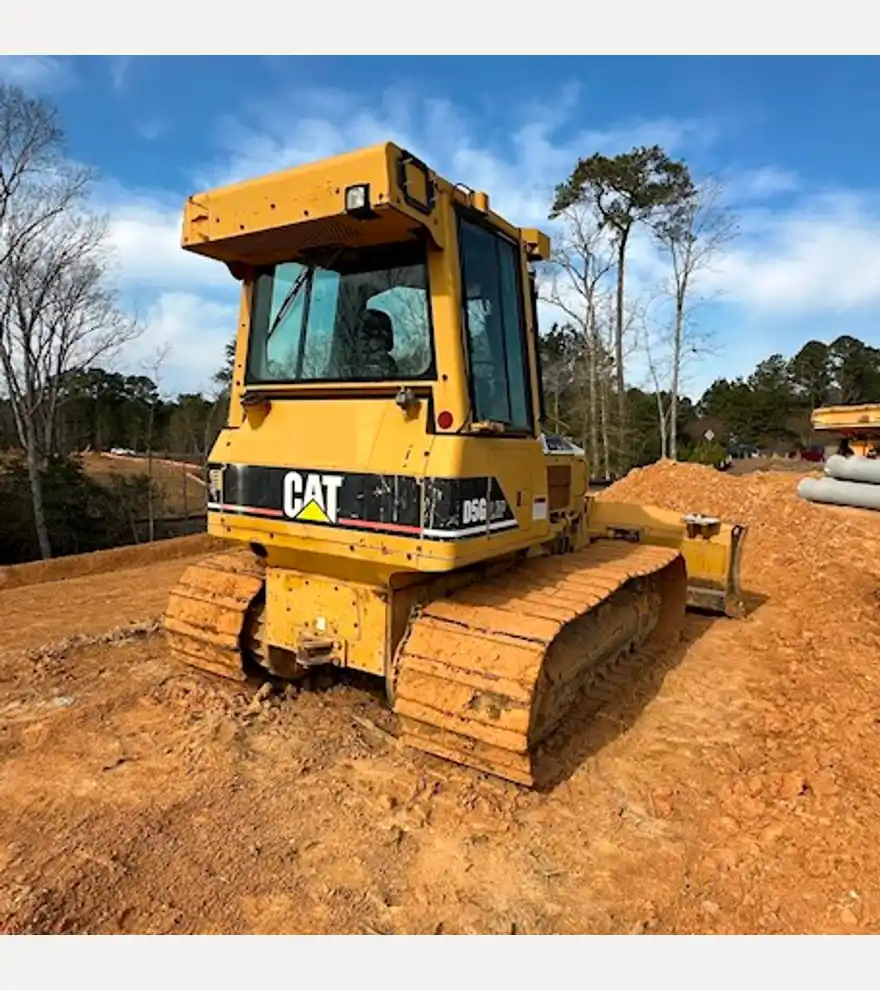 2004 Caterpillar D5G LGP - Caterpillar Bulldozers - caterpillar-bulldozers-d5g-lgp-c798bd44-2.JPEG