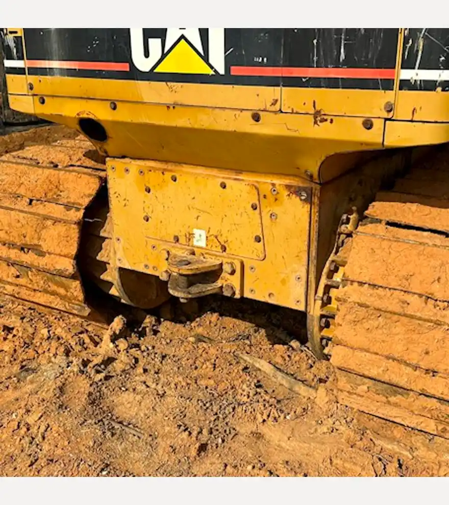 2004 Caterpillar D5G LGP - Caterpillar Bulldozers - caterpillar-bulldozers-d5g-lgp-c798bd44-7.JPEG