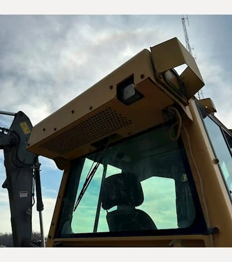 2007 Caterpillar D5G LGP - Caterpillar Bulldozers - caterpillar-bulldozers-d5g-lgp-d0a7489e-9.JPEG