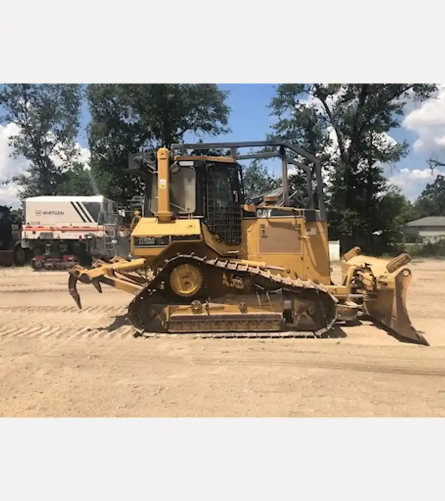 1999 Caterpillar D5M - Caterpillar Bulldozers - caterpillar-bulldozers-d5m-07a37863-4.jpeg