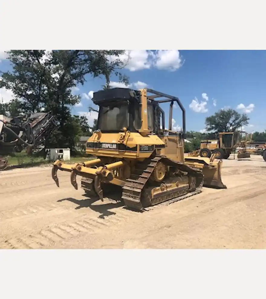 1999 Caterpillar D5M - Caterpillar Bulldozers - caterpillar-bulldozers-d5m-07a37863-5.jpeg