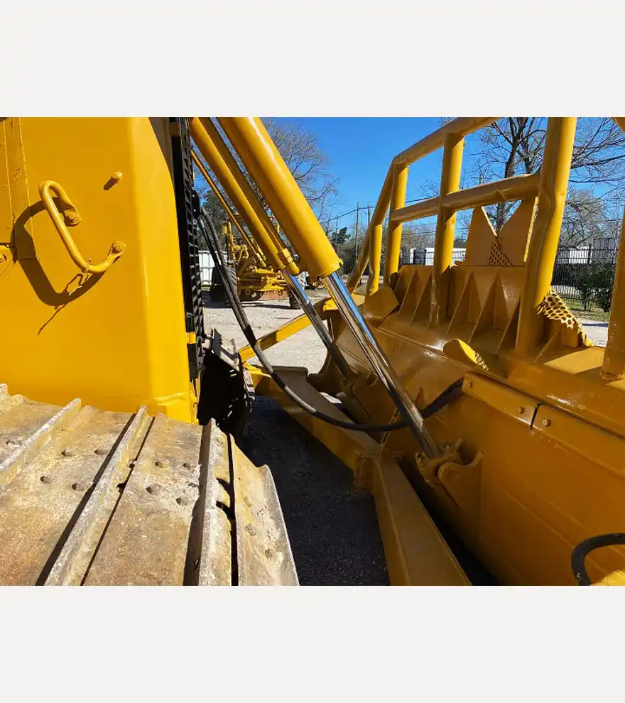 2005 Caterpillar D6R - Caterpillar Bulldozers - caterpillar-bulldozers-d6r-56a239a4-10.jpeg