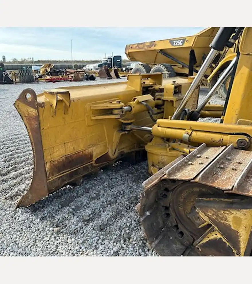 2014 Caterpillar D6T LGP dozer - Caterpillar Bulldozers - caterpillar-bulldozers-d6t-lgp-dozer-df266f06-7.jpg